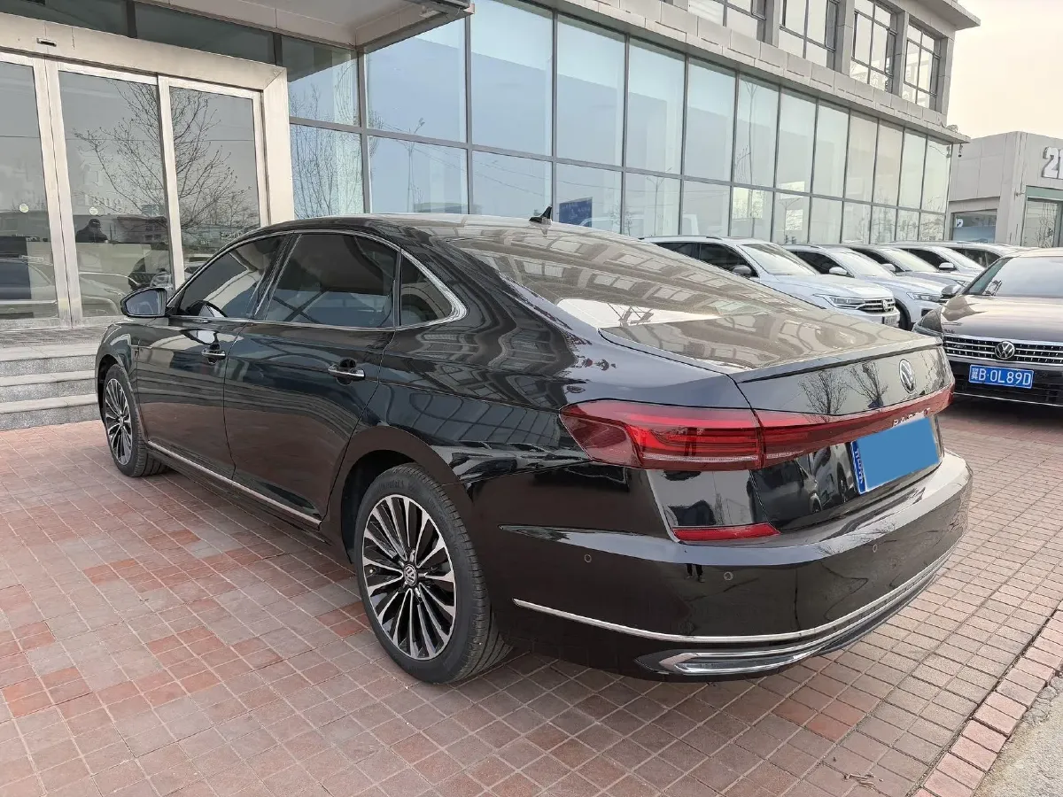 2024 Volkswagen Passat 2.0T 220HP L4 7DCT,autocango,china used car exporter,china ev exporter,chinese used car exporter,chinese used ev exporter