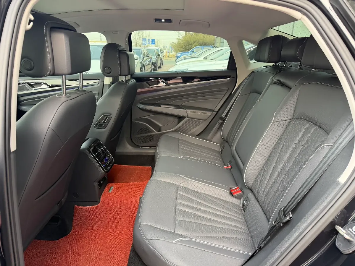 2024 Volkswagen Passat 2.0T 220HP L4 7DCT,autocango,china used car exporter,china ev exporter,chinese used car exporter,chinese used ev exporter