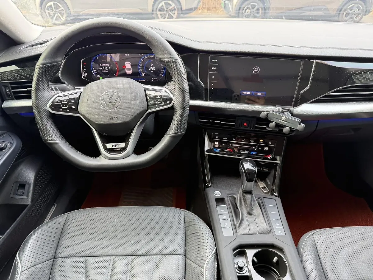 2024 Volkswagen Passat 2.0T 220HP L4 7DCT,autocango,china used car exporter,china ev exporter,chinese used car exporter,chinese used ev exporter