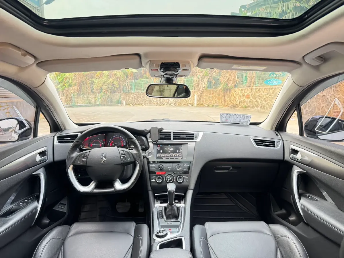 2017 DS 6 1.6T 167HP L4 6AT,autocango,china used car exporter,china ev exporter,chinese used car exporter,chinese used ev exporter