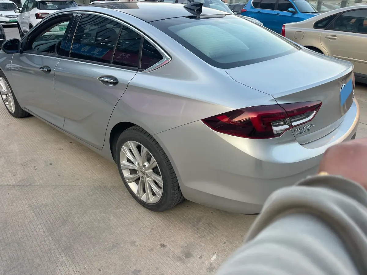 2021 Buick Regal 2.0T 237HP L4 9AT,autocango,china used car exporter,china ev exporter,chinese used car exporter,chinese used ev exporter