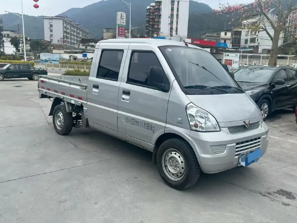 2019 WuLing RongGuang New Truck 1.5L 107HP L4 5MT,autocango,china used car exporter,china ev exporter,chinese used car exporter,chinese used ev exporter