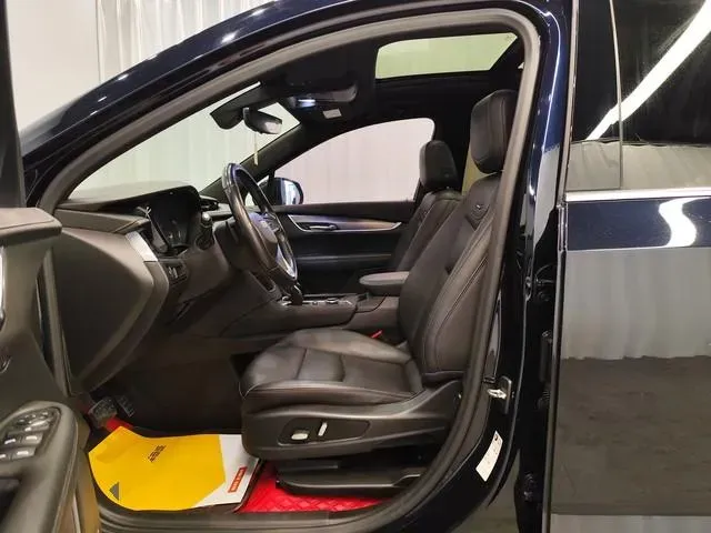 2021 Cadillac XT6 2.0T 237HP L4 9AT,autocango,china used car exporter,china ev exporter,chinese used car exporter,chinese used ev exporter