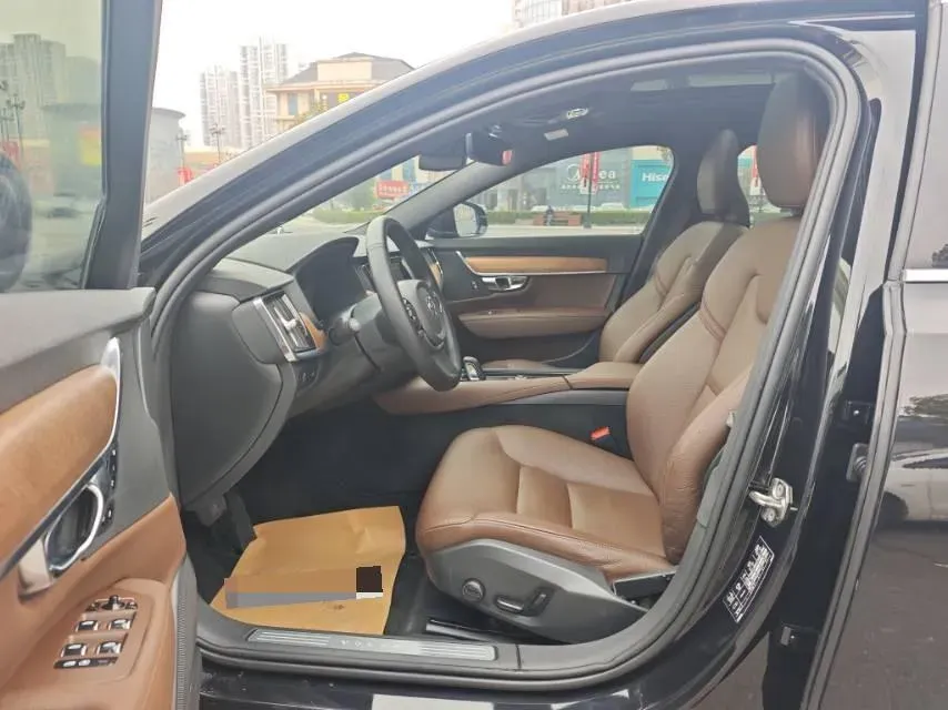 2021 Volvo S90 2.0T 250HP L4 8AT,autocango,china used car exporter,china ev exporter,chinese used car exporter,chinese used ev exporter