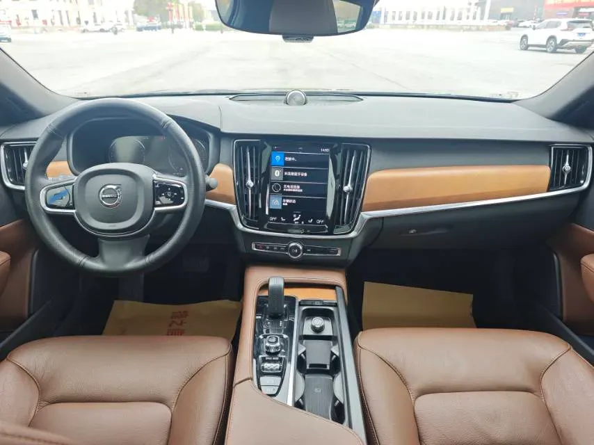 2021 Volvo S90 2.0T 250HP L4 8AT,autocango,china used car exporter,china ev exporter,chinese used car exporter,chinese used ev exporter