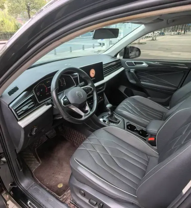 2023 Volkswagen Tiguan L 1.5T 160HP L4 7DCT,autocango,china used car exporter,china ev exporter,chinese used car exporter,chinese used ev exporter