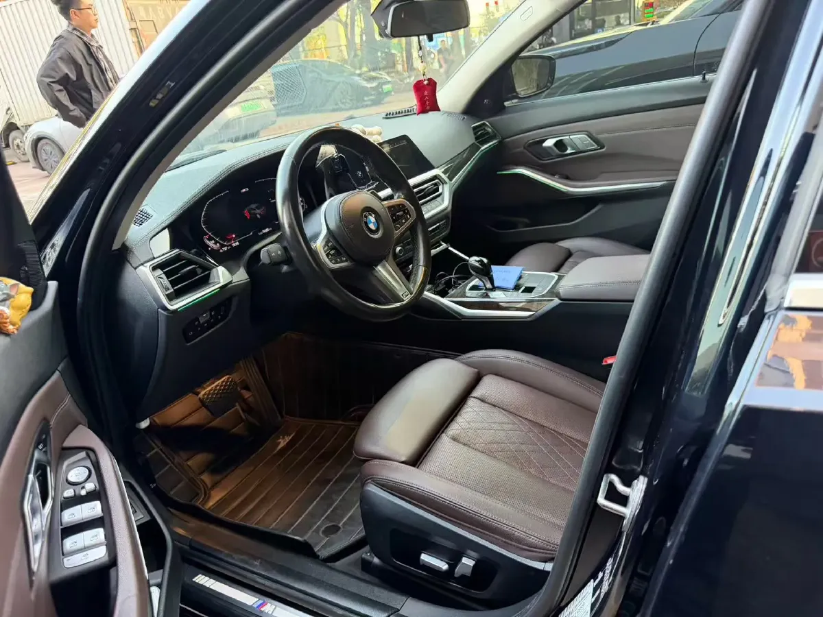 2022 BMW 3 Series 2.0T 184HP L4 8AT,autocango,china used car exporter,china ev exporter,chinese used car exporter,chinese used ev exporter