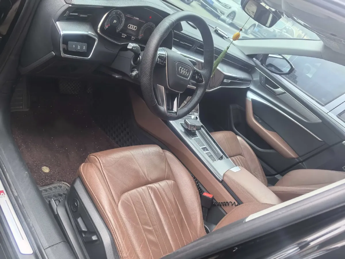 2021 Audi A6L 2.0T 224HP L4 7DCT,autocango,china used car exporter,china ev exporter,chinese used car exporter,chinese used ev exporter