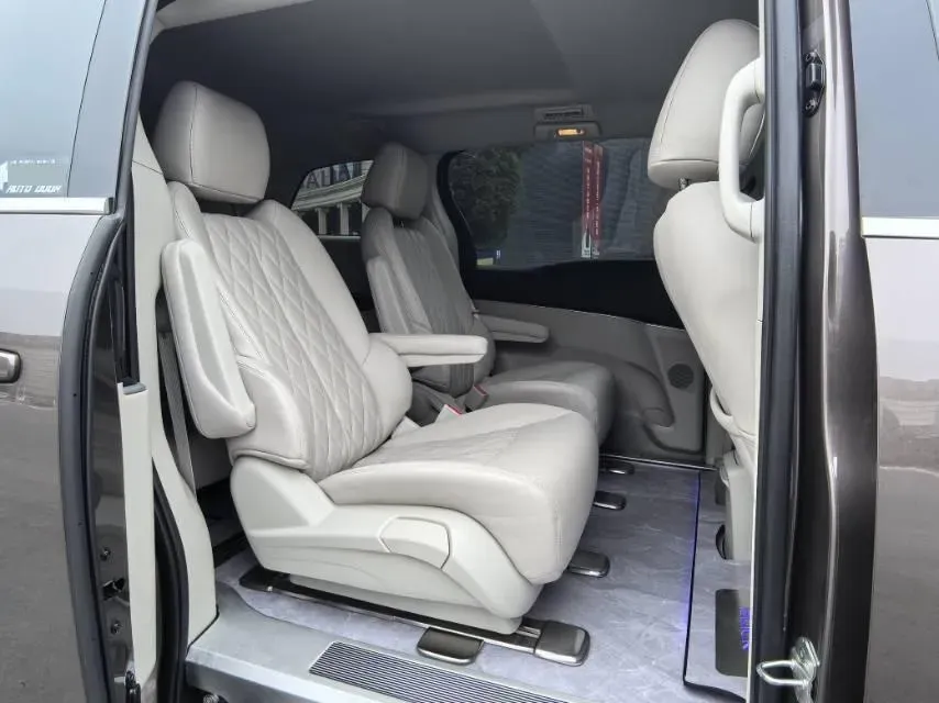 2023 Buick GL8 2.0T 237HP L4 9AT,autocango,china used car exporter,china ev exporter,chinese used car exporter,chinese used ev exporter