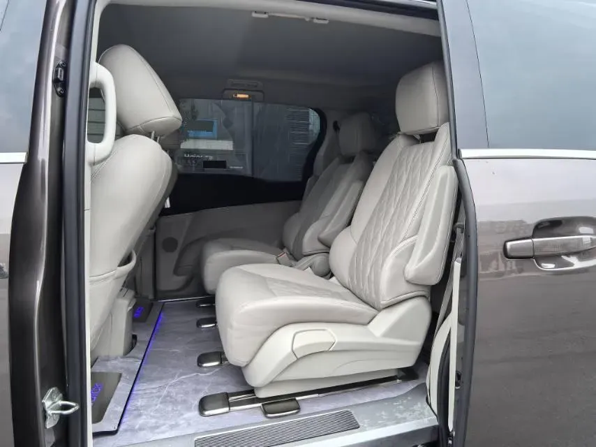 2023 Buick GL8 2.0T 237HP L4 9AT,autocango,china used car exporter,china ev exporter,chinese used car exporter,chinese used ev exporter