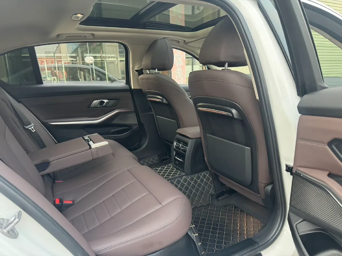 2021 BMW 3 Series 2.0T 184HP L4 8AT,autocango,china used car exporter,china ev exporter,chinese used car exporter,chinese used ev exporter