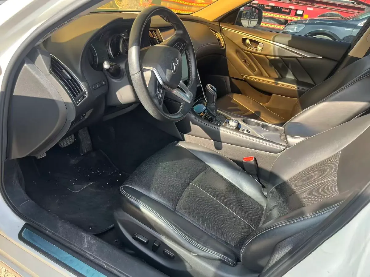 2018 Jeep Grand Commander 2.0T 265HP L4 9AT,autocango,china used car exporter,china ev exporter,chinese used car exporter,chinese used ev exporter