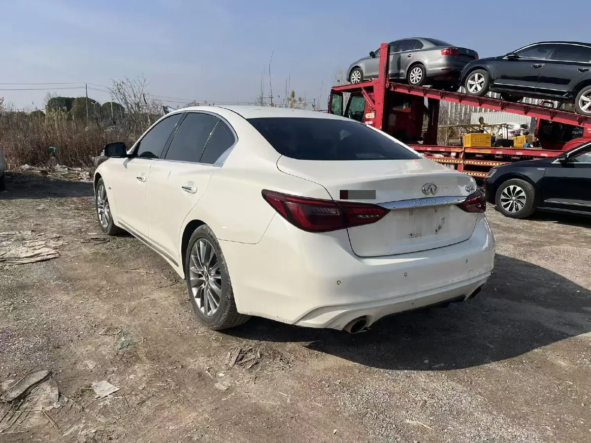 2018 Jeep Grand Commander 2.0T 265HP L4 9AT,autocango,china used car exporter,china ev exporter,chinese used car exporter,chinese used ev exporter