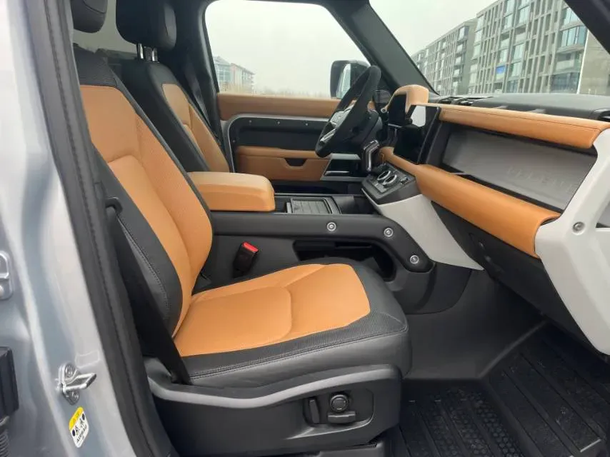 2024 Land Rover Defender 3.0T 400HP L6 8AT,autocango,china used car exporter,china ev exporter,chinese used car exporter,chinese used ev exporter