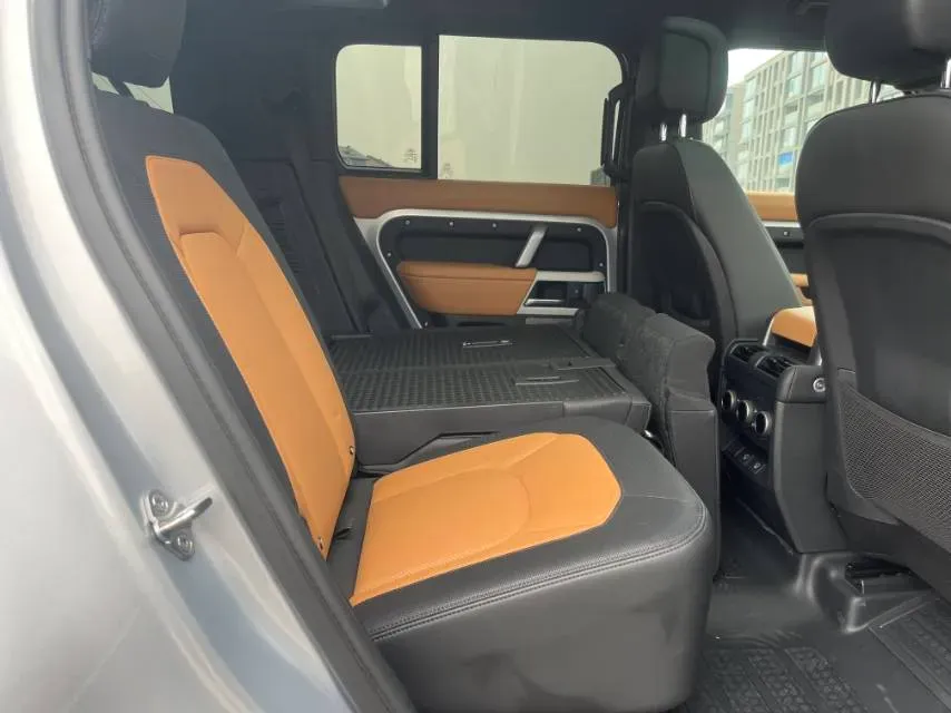 2024 Land Rover Defender 3.0T 400HP L6 8AT,autocango,china used car exporter,china ev exporter,chinese used car exporter,chinese used ev exporter