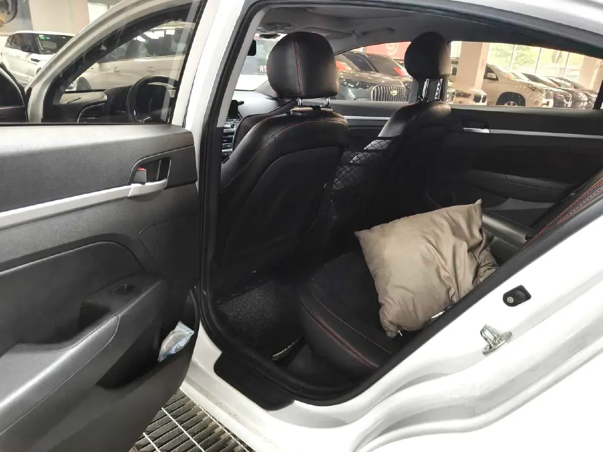 2016 Hyundai Elantra 1.6L 130HP L4 6AT,autocango,china used car exporter,china ev exporter,chinese used car exporter,chinese used ev exporter