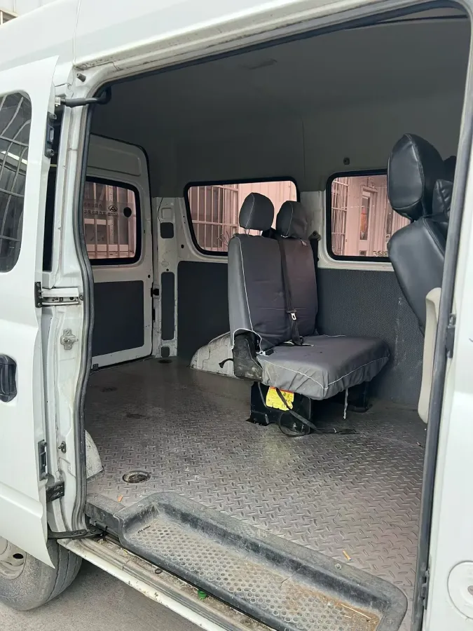 2018 MAXUS XinTu V80 2.5T 136HP L4 6MT,autocango,china used car exporter,china ev exporter,chinese used car exporter,chinese used ev exporter