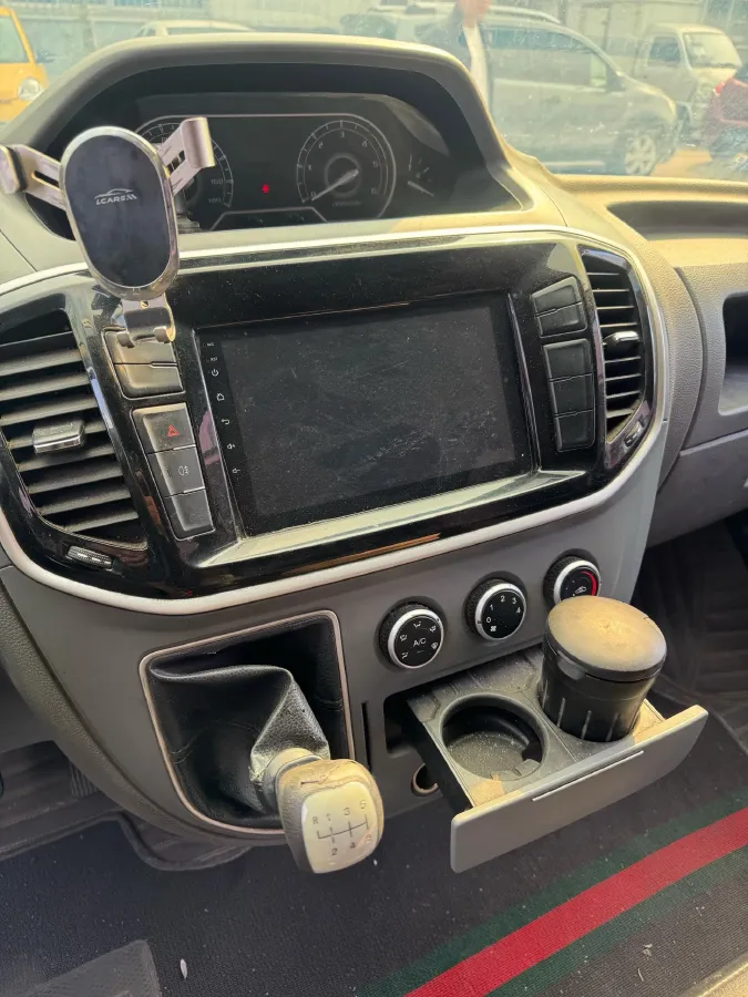 2018 MAXUS XinTu V80 2.5T 136HP L4 6MT,autocango,china used car exporter,china ev exporter,chinese used car exporter,chinese used ev exporter