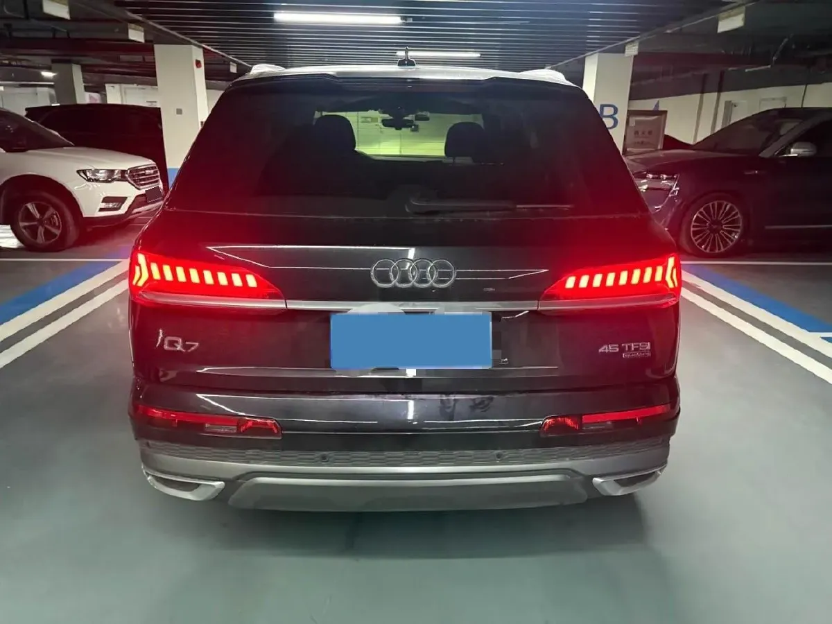 2021 Audi Q7 2.0T 245HP L4 8AT,autocango,china used car exporter,china ev exporter,chinese used car exporter,chinese used ev exporter