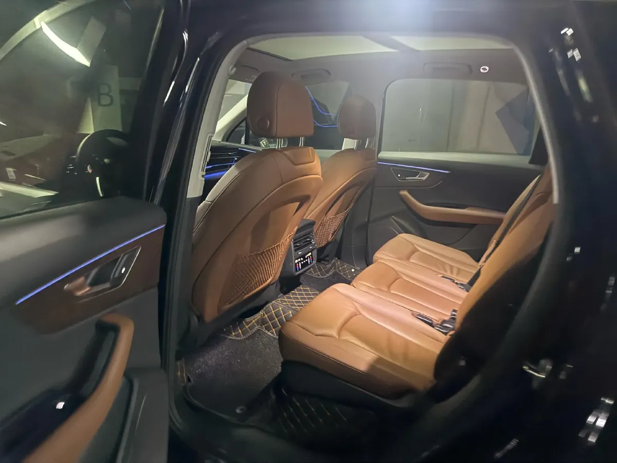 2021 Audi Q7 2.0T 245HP L4 8AT,autocango,china used car exporter,china ev exporter,chinese used car exporter,chinese used ev exporter