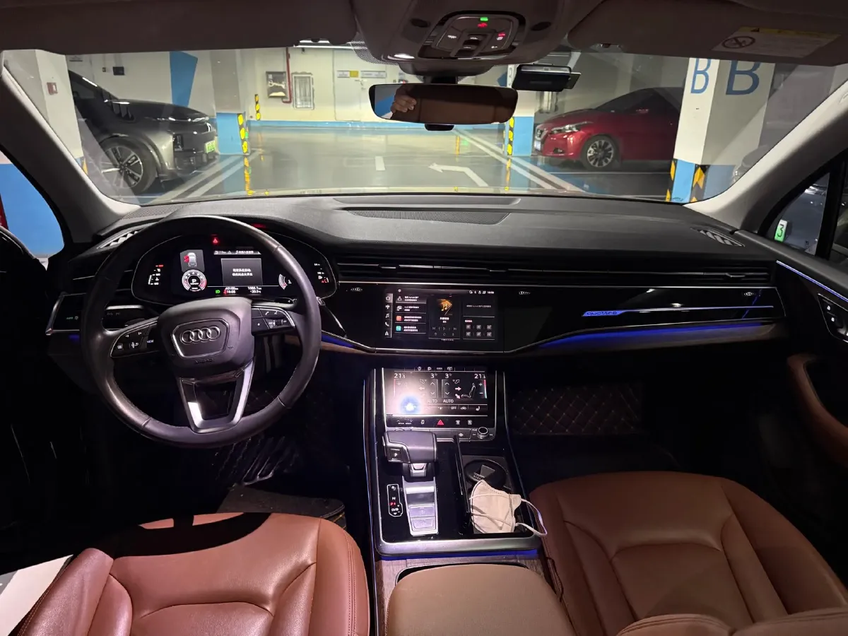 2021 Audi Q7 2.0T 245HP L4 8AT,autocango,china used car exporter,china ev exporter,chinese used car exporter,chinese used ev exporter