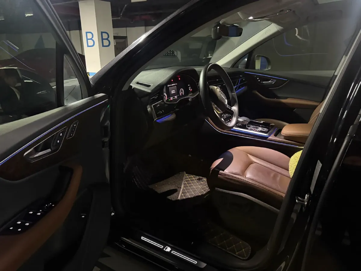 2021 Audi Q7 2.0T 245HP L4 8AT,autocango,china used car exporter,china ev exporter,chinese used car exporter,chinese used ev exporter