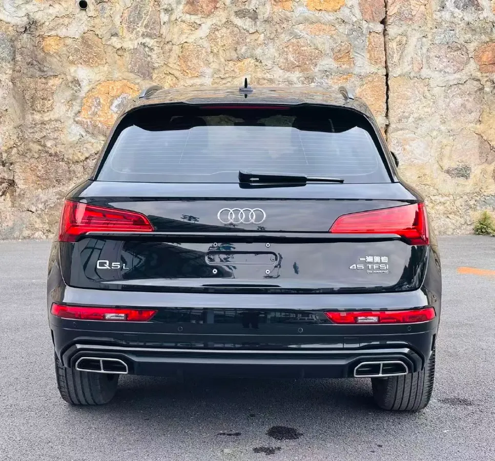 2025 Audi Q5L 2.0T 245HP L4 7DCT,autocango,china used car exporter,china ev exporter,chinese used car exporter,chinese used ev exporter
