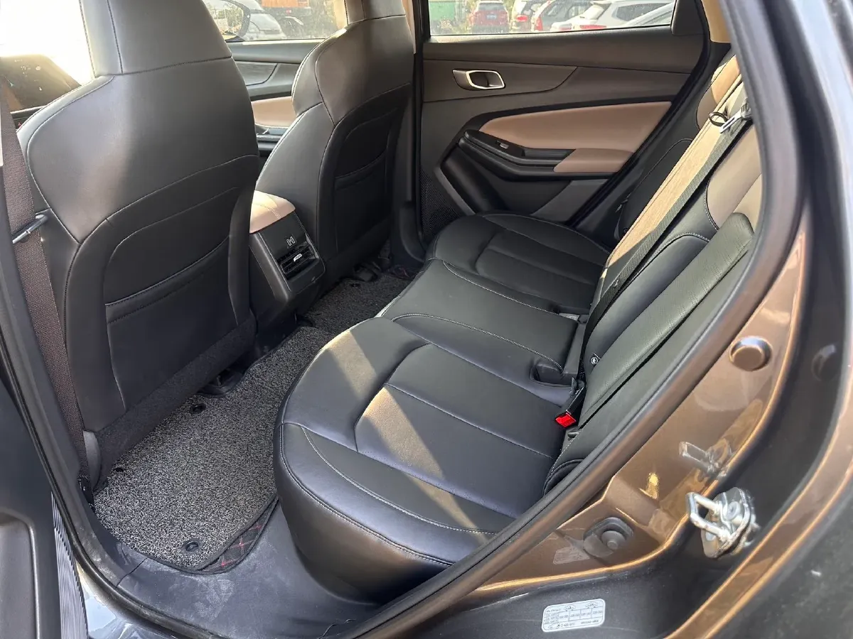 2022 ChangAn Oshan X7 Plus 1.5T 188HP L4 7DCT,autocango,china used car exporter,china ev exporter,chinese used car exporter,chinese used ev exporter