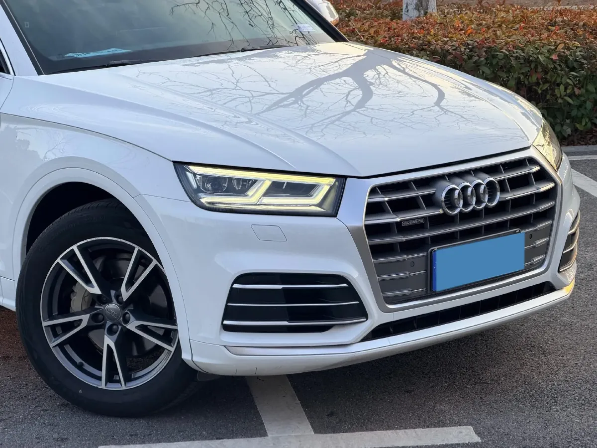 2020 Audi Q5L 2.0T 190HP L4 7DCT,autocango,china used car exporter,china ev exporter,chinese used car exporter,chinese used ev exporter