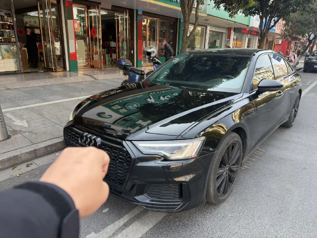 2022 Audi A6L 2.0T 224HP L4 7DCT,autocango,china used car exporter,china ev exporter,chinese used car exporter,chinese used ev exporter