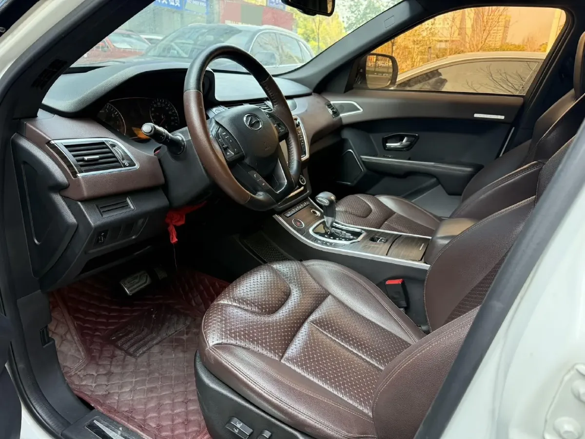 2015 Landwind X7 2.0T 190HP L4 8AT,autocango,china used car exporter,china ev exporter,chinese used car exporter,chinese used ev exporter