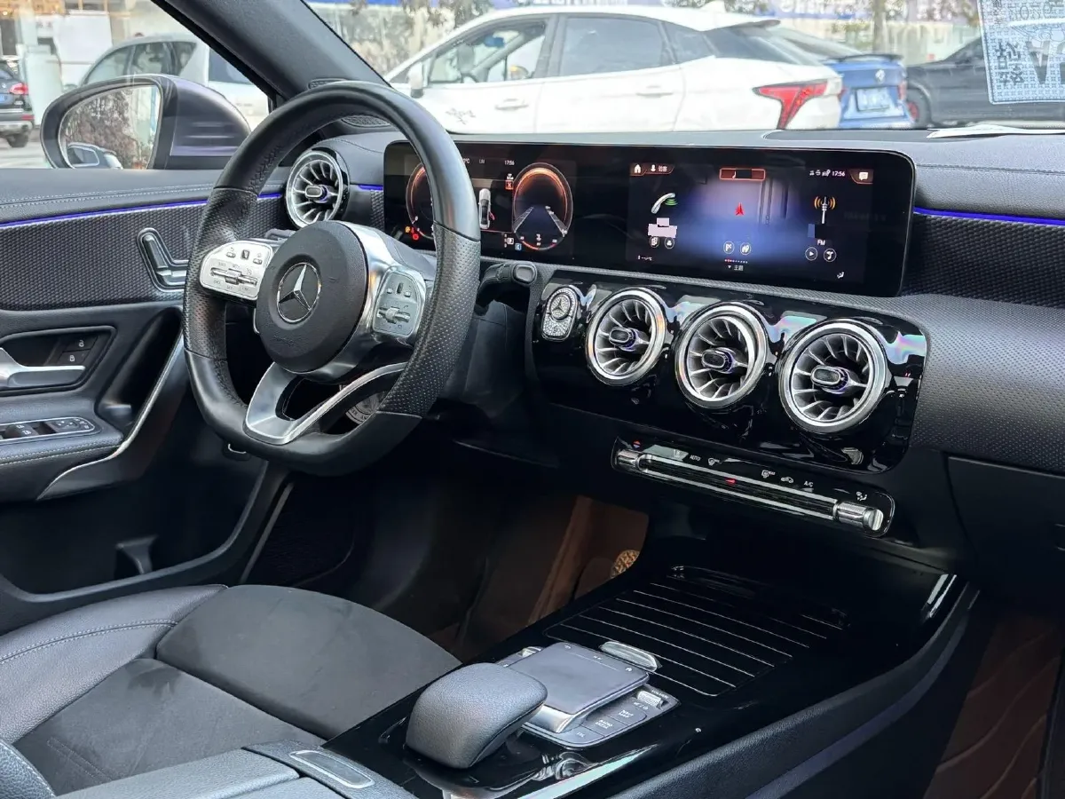2022 Mercedes-Benz A Class 1.3T 163HP L4 7DCT,autocango,china used car exporter,china ev exporter,chinese used car exporter,chinese used ev exporter