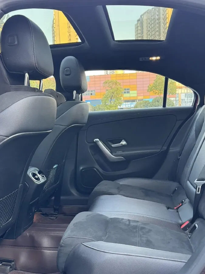 2022 Mercedes-Benz A Class 1.3T 163HP L4 7DCT,autocango,china used car exporter,china ev exporter,chinese used car exporter,chinese used ev exporter