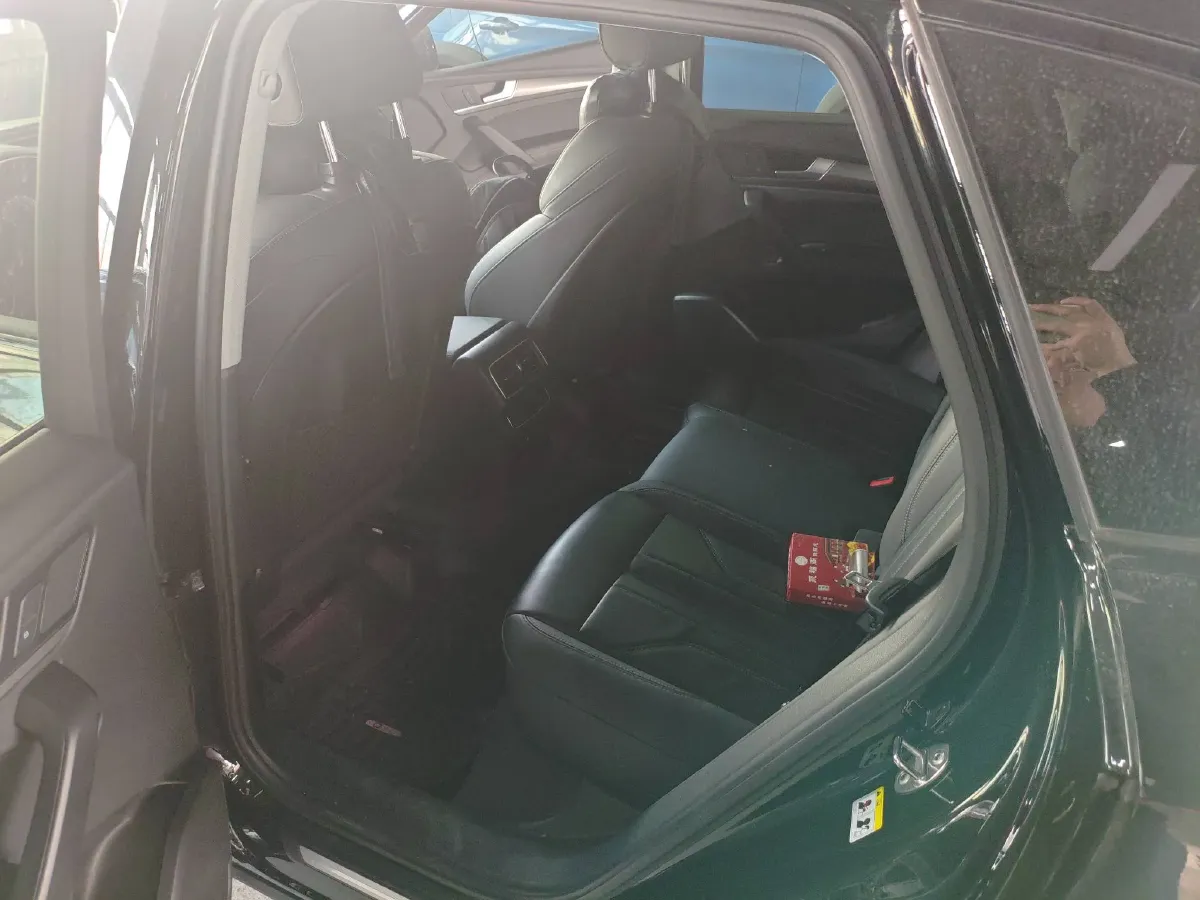 2022 Audi Q5L 2.0T 190HP L4 7DCT,autocango,china used car exporter,china ev exporter,chinese used car exporter,chinese used ev exporter