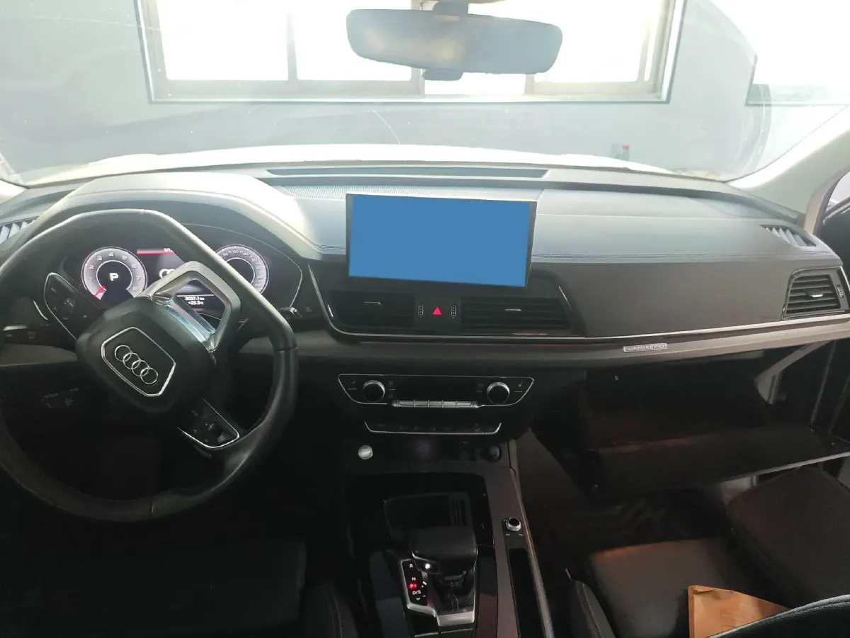 2022 Audi Q5L 2.0T 190HP L4 7DCT,autocango,china used car exporter,china ev exporter,chinese used car exporter,chinese used ev exporter