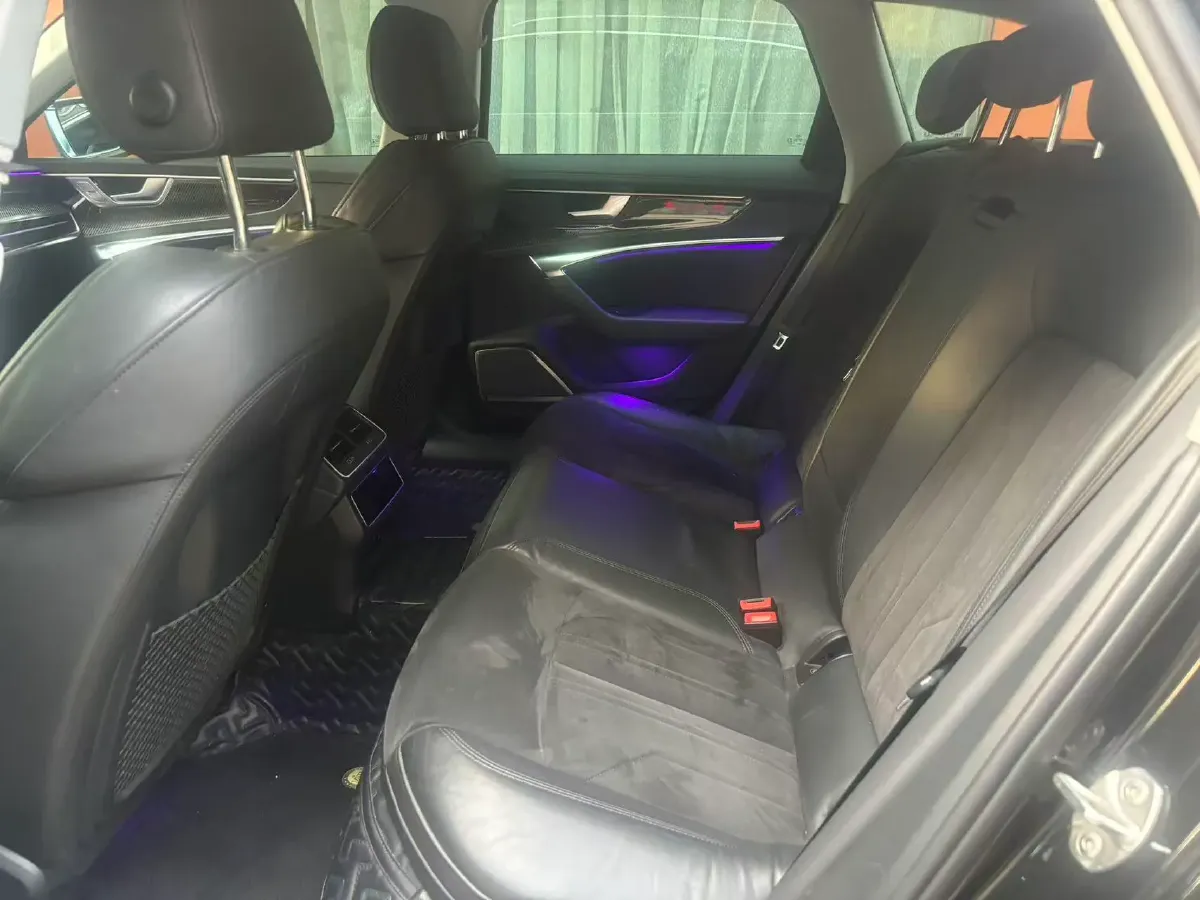 2020 Audi A6 2.0T 245HP L4 7DCT,autocango,china used car exporter,china ev exporter,chinese used car exporter,chinese used ev exporter