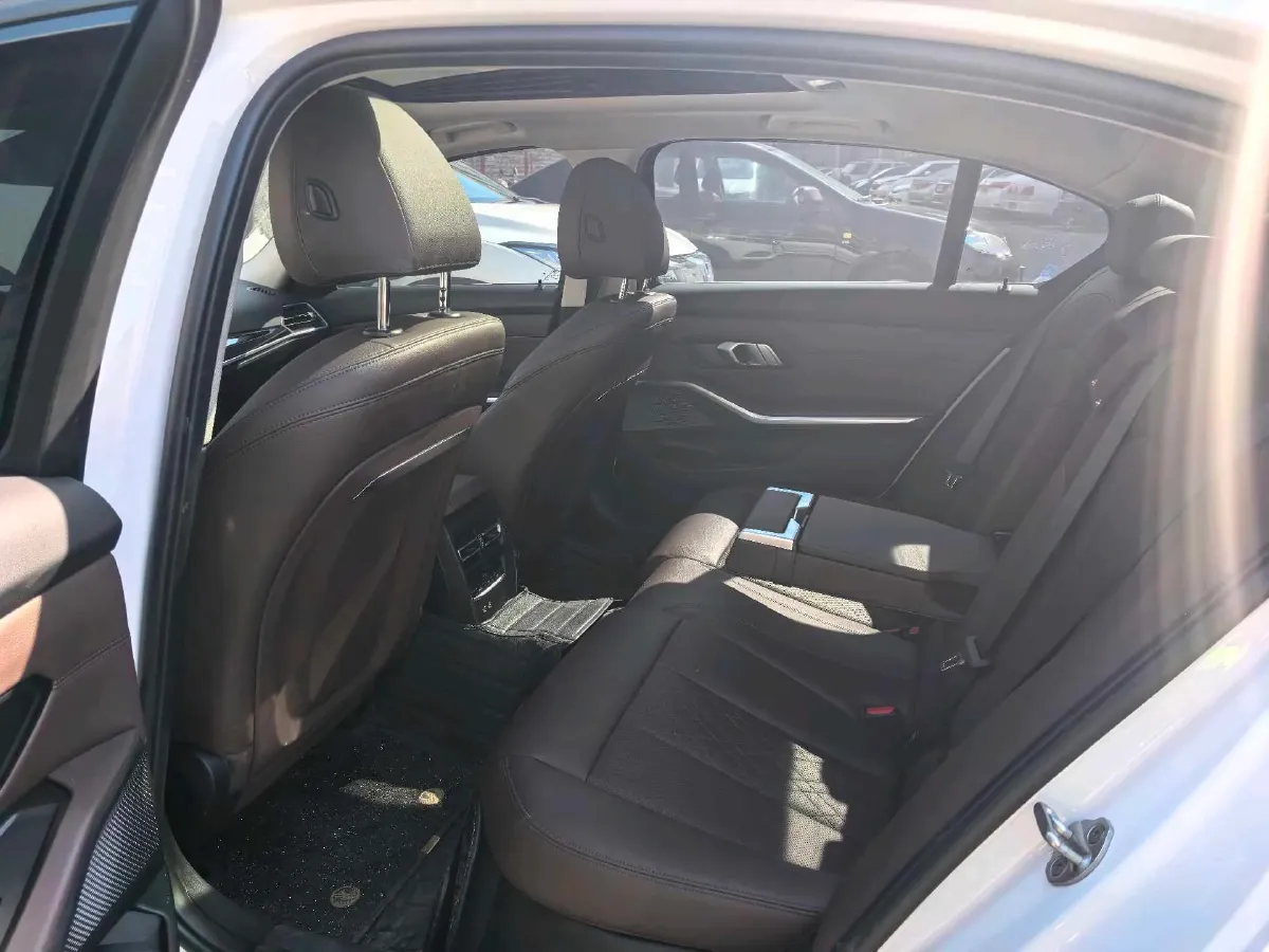 2023 BMW 3 Series 2.0T 156HP L4 8AT,autocango,china used car exporter,china ev exporter,chinese used car exporter,chinese used ev exporter