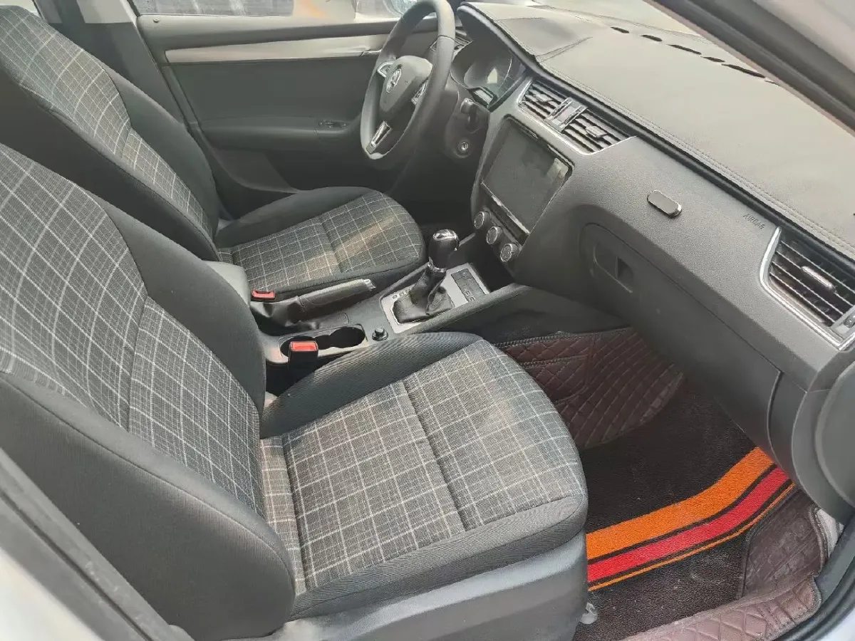 2019 Skoda Octavia 1.5L 116HP L4 6AT,autocango,china used car exporter,china ev exporter,chinese used car exporter,chinese used ev exporter