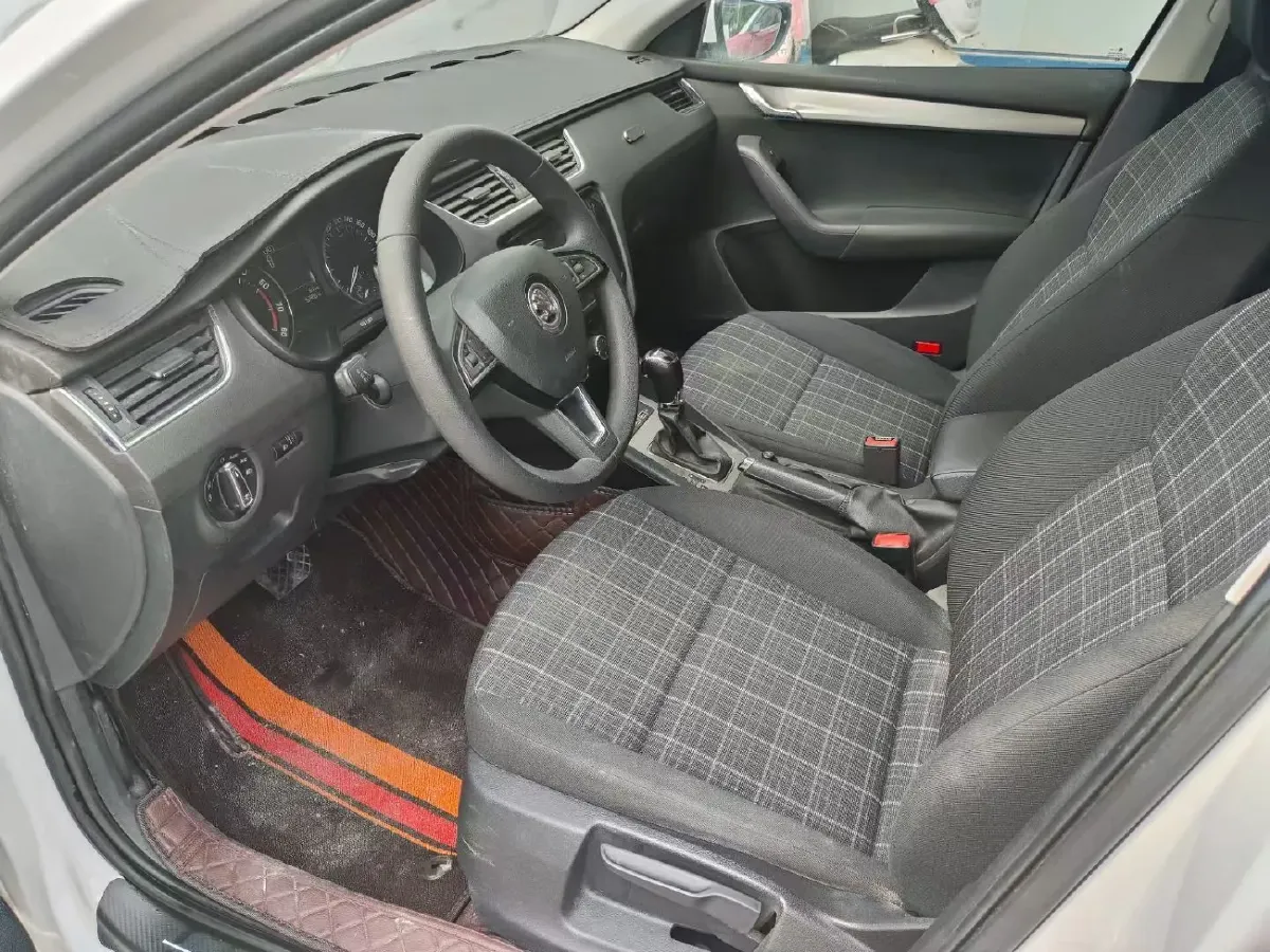 2019 Skoda Octavia 1.5L 116HP L4 6AT,autocango,china used car exporter,china ev exporter,chinese used car exporter,chinese used ev exporter