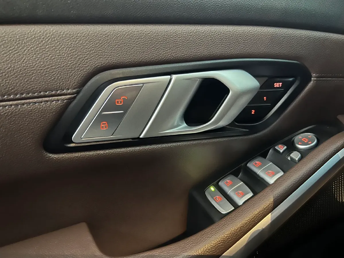 2022 BMW 3 Series 2.0T 156HP L4 8AT,autocango,china used car exporter,china ev exporter,chinese used car exporter,chinese used ev exporter