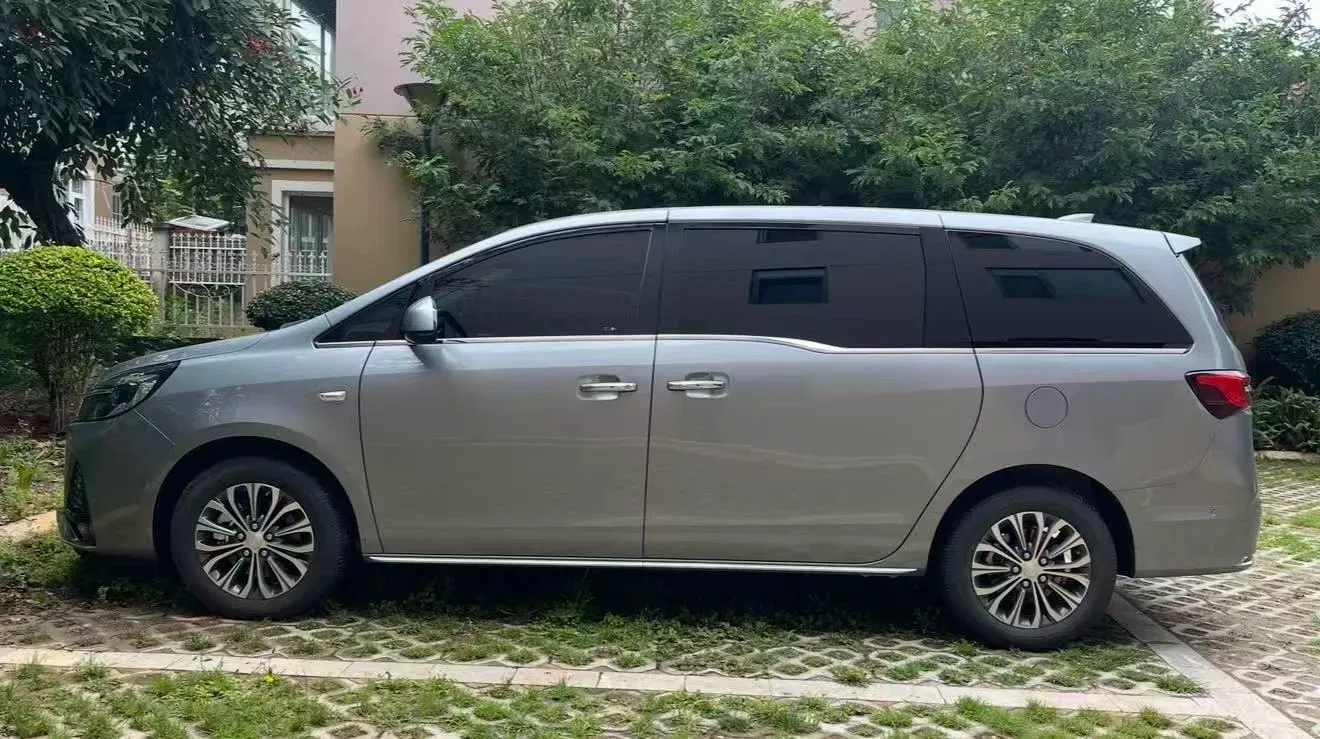 2022 Buick GL8 2.0T 237HP L4 9AT,autocango,china used car exporter,china ev exporter,chinese used car exporter,chinese used ev exporter