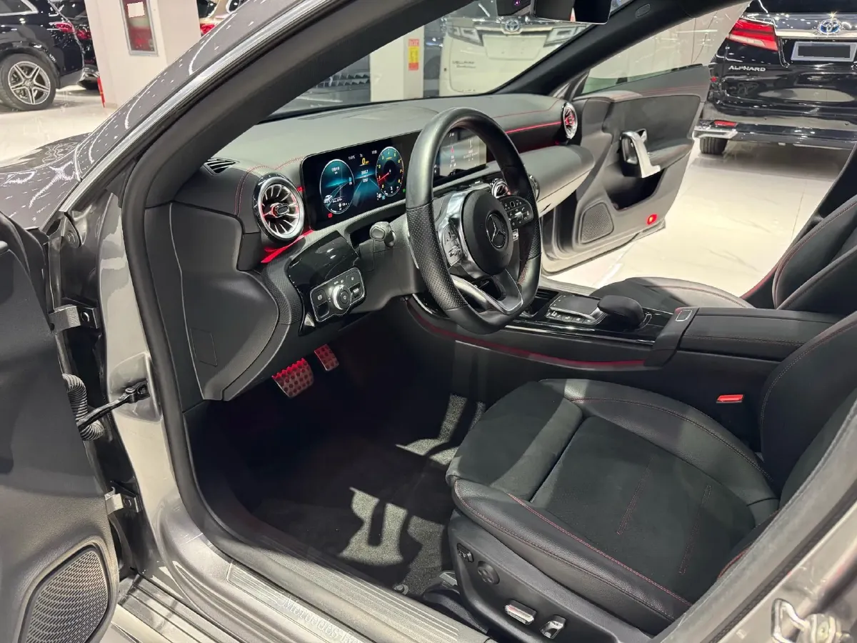 2022 Mercedes-Benz CLA Class 1.3T 163HP L4 7DCT,autocango,china used car exporter,china ev exporter,chinese used car exporter,chinese used ev exporter