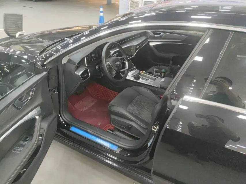 2024 Audi A7L 2.0T 245HP L4 7DCT,autocango,china used car exporter,china ev exporter,chinese used car exporter,chinese used ev exporter