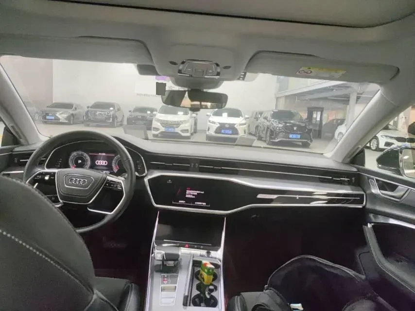 2024 Audi A7L 2.0T 245HP L4 7DCT,autocango,china used car exporter,china ev exporter,chinese used car exporter,chinese used ev exporter