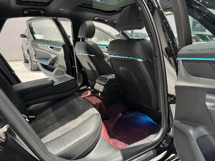 2020 Audi A6L 2.0T 224HP L4 7DCT,autocango,china used car exporter,china ev exporter,chinese used car exporter,chinese used ev exporter