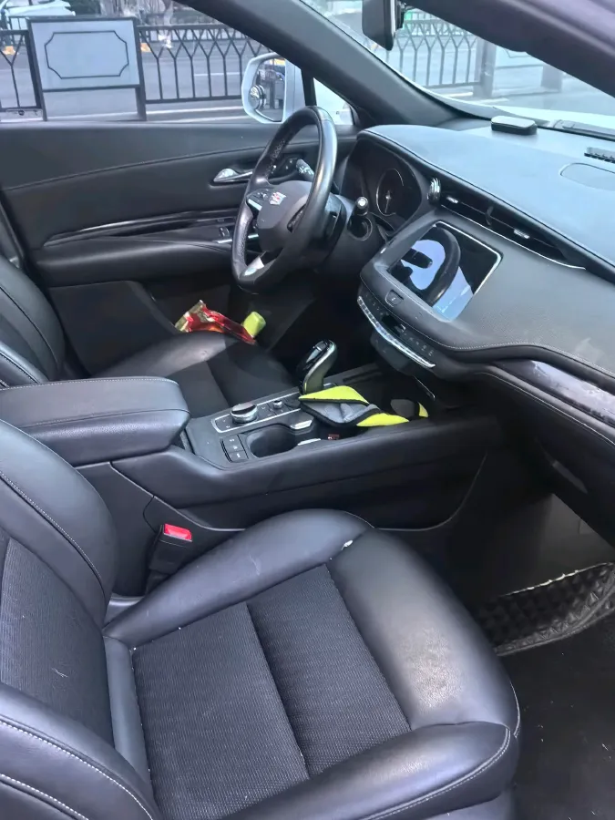 2021 Cadillac XT4 2.0T 237HP L4 9AT,autocango,china used car exporter,china ev exporter,chinese used car exporter,chinese used ev exporter