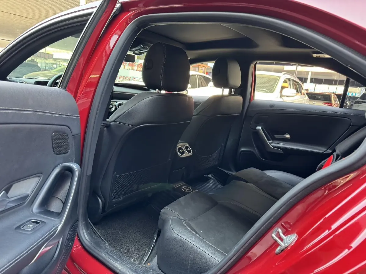2020 Mercedes-Benz A Class 1.3T 163HP L4 7DCT,autocango,china used car exporter,china ev exporter,chinese used car exporter,chinese used ev exporter