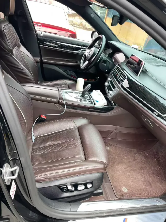 2019 BMW 7 Series 2.0T 265HP L4 8AT,autocango,china used car exporter,china ev exporter,chinese used car exporter,chinese used ev exporter