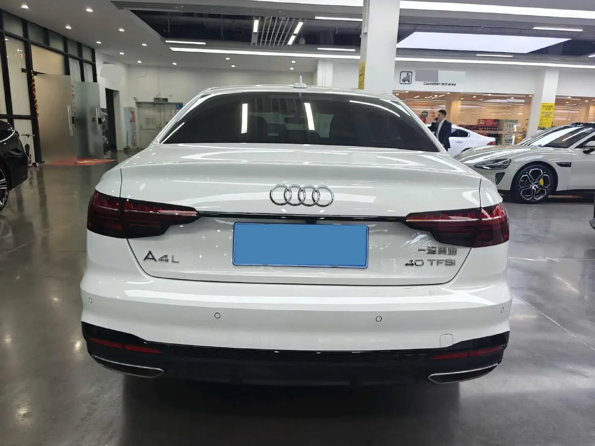 2024 Audi A4L 2.0T 190HP L4 7DCT,autocango,china used car exporter,china ev exporter,chinese used car exporter,chinese used ev exporter