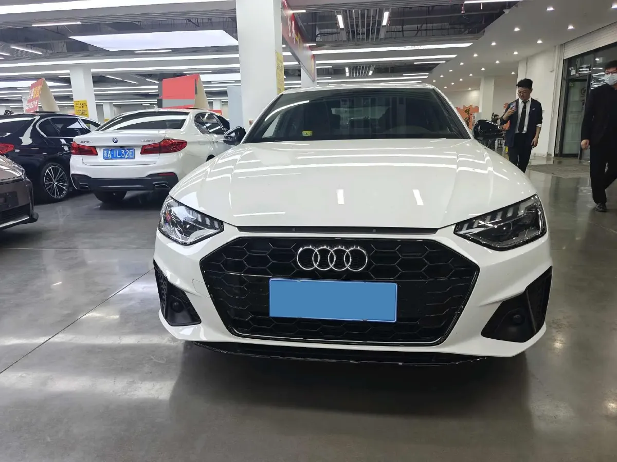 2024 Audi A4L 2.0T 190HP L4 7DCT,autocango,china used car exporter,china ev exporter,chinese used car exporter,chinese used ev exporter